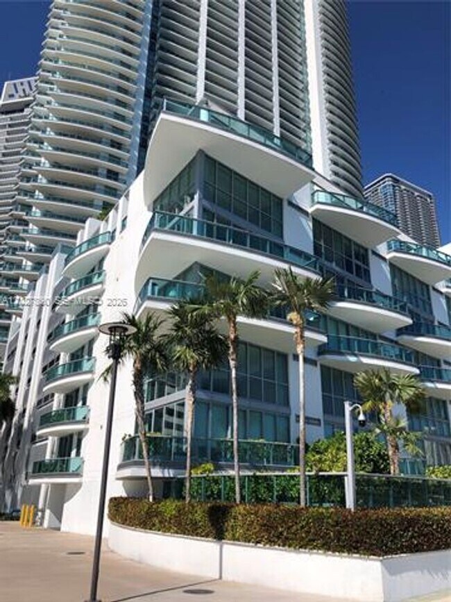 Foto del edificio - 1331 Brickell Bay Dr