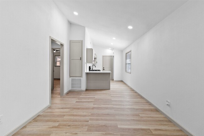 Building Photo - 1503 Ave P