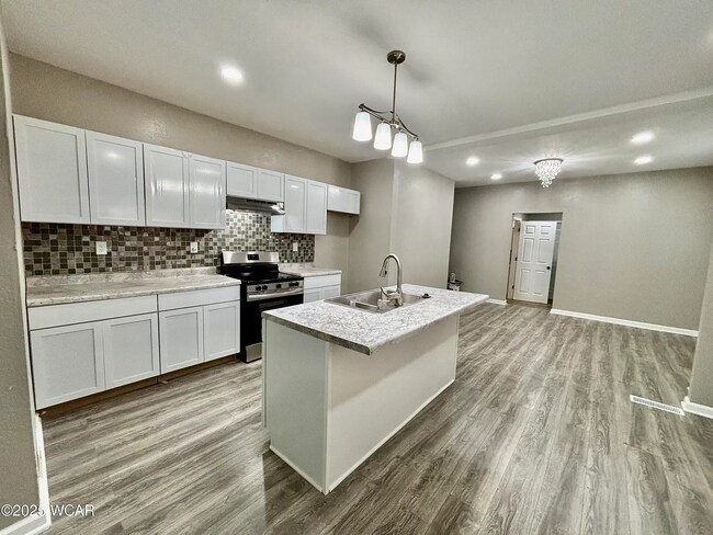 Living Room - 523 W Wayne St