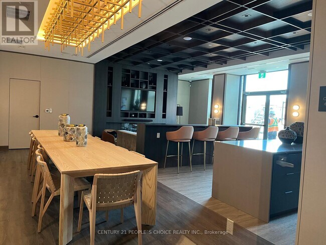 Photo du bâtiment - 2501 Saw Whet Blvd.