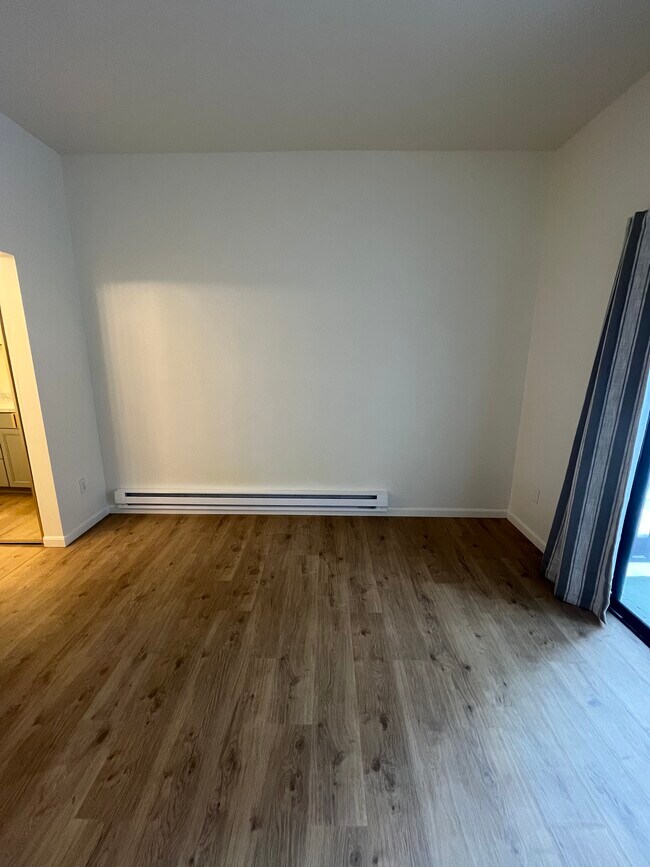 Building Photo - 807 Alder Ave