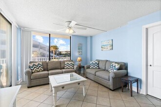 Building Photo - 505 E Beach Blvd