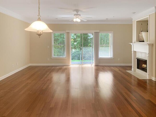 Building Photo - 1225 Harris Commons Pl