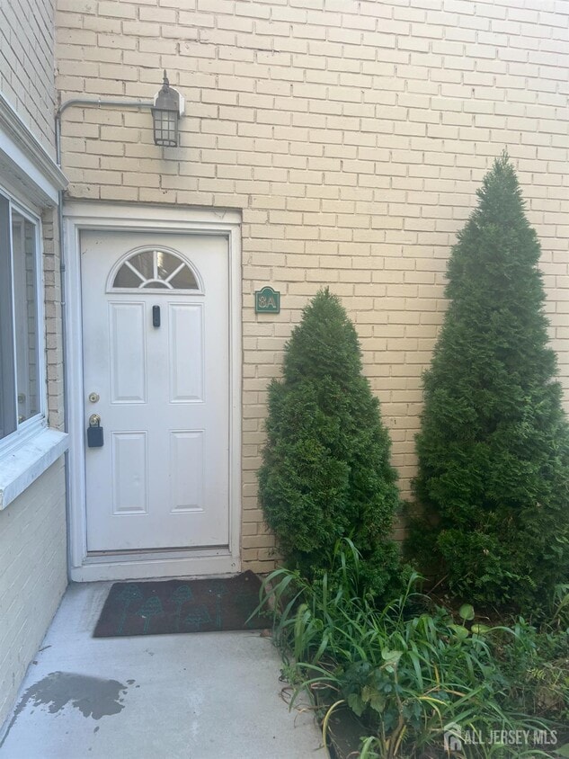 Foto principal - 18 Lake Ave
