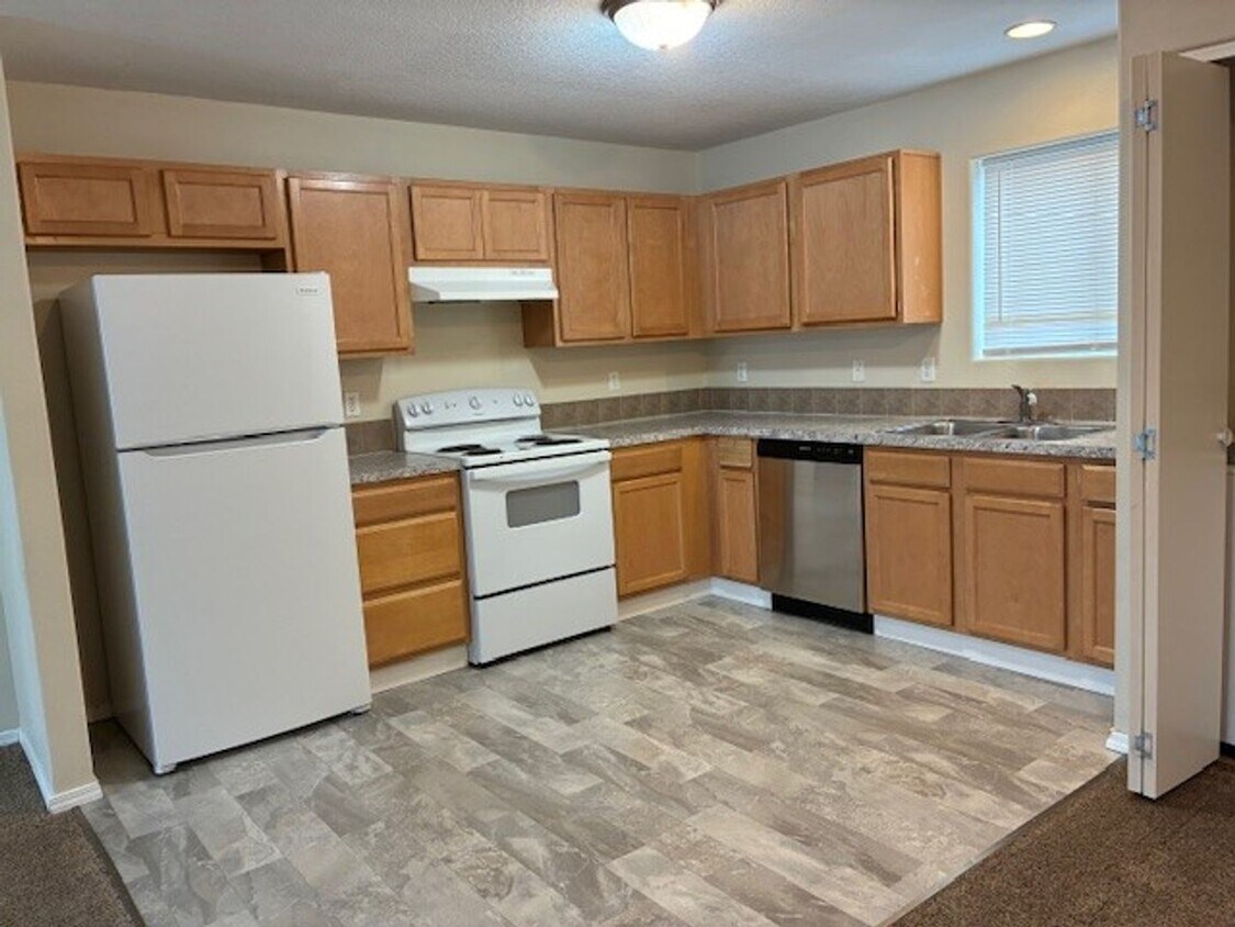 Photo - 13414 SE Division St (Portland, OR)