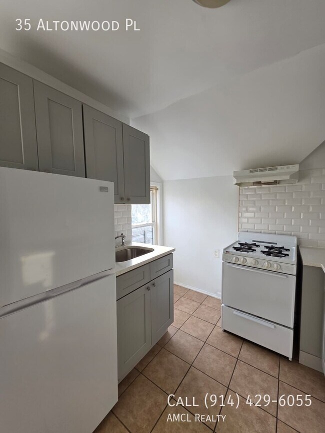 Foto del edificio - 35 Altonwood Pl