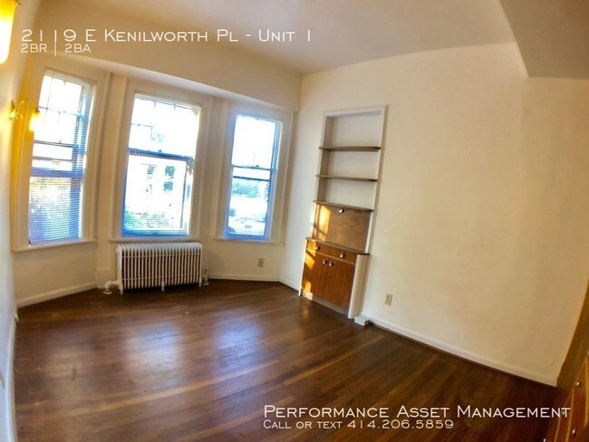 Building Photo - 2119 E Kenilworth Pl
