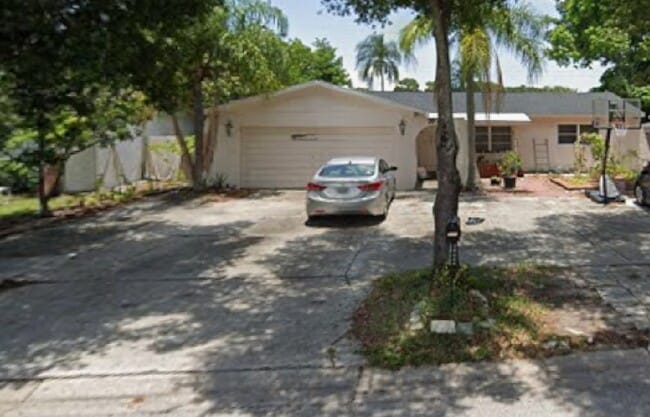 Building Photo - 3979 43rd Ave N