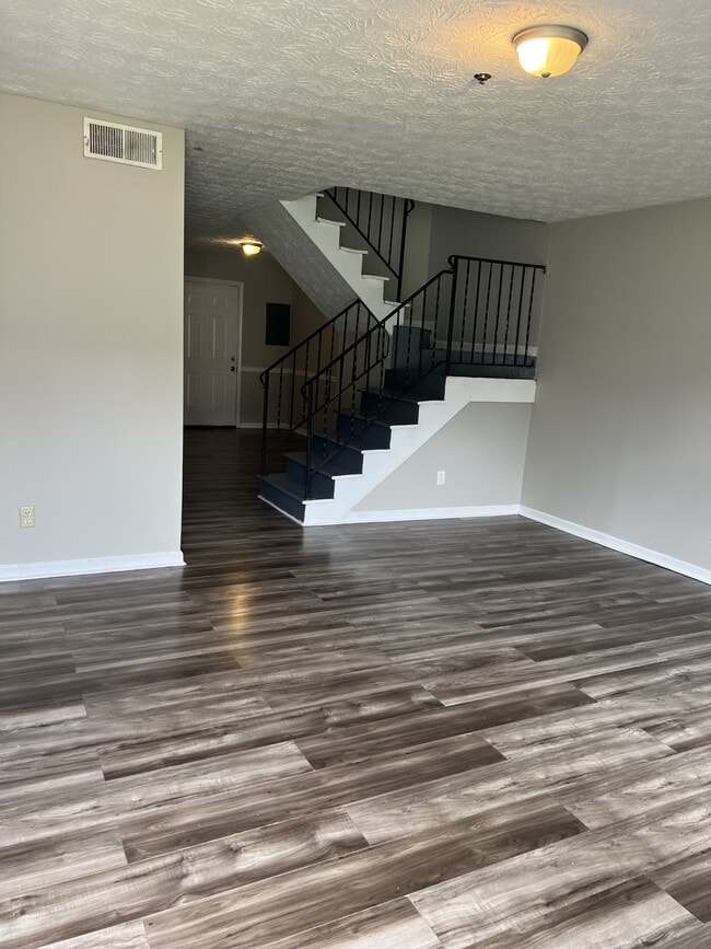 Building Photo - 2623 Evans Mill Dr