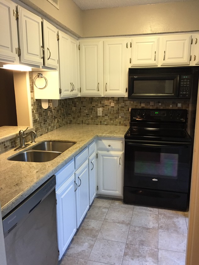 Primary Photo - 4800 Northway Dr