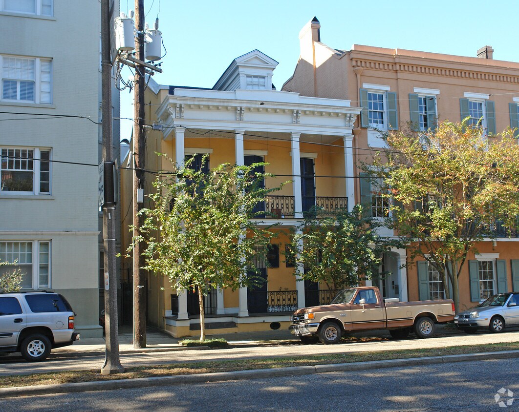 Primary Photo - 1446 Jackson Ave