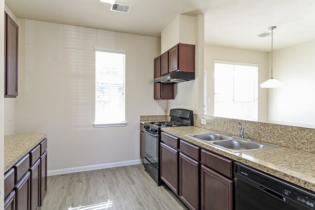Foto del edificio - 12250 Maura Ln