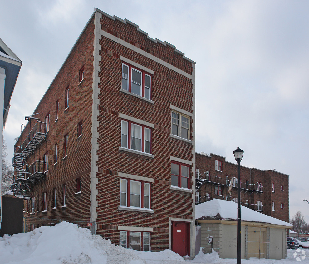 Building Photo - 1210 N Clinton Ave