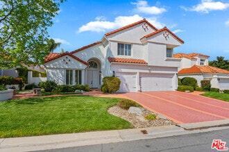Building Photo - 5683 Hazelcrest Cir
