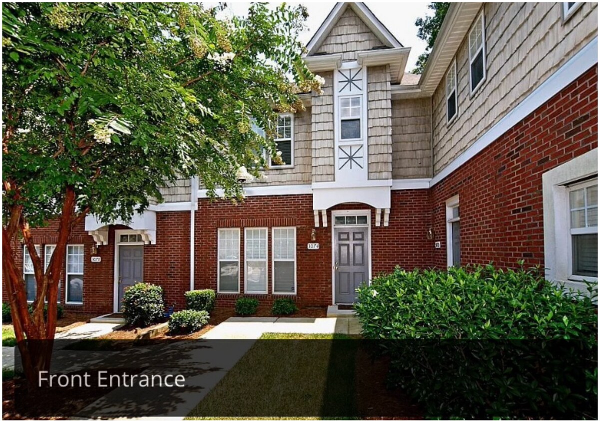 3074 Uxbridge Woods Ct, Charlotte, NC 28205 Townhome Rentals in Charlotte NC