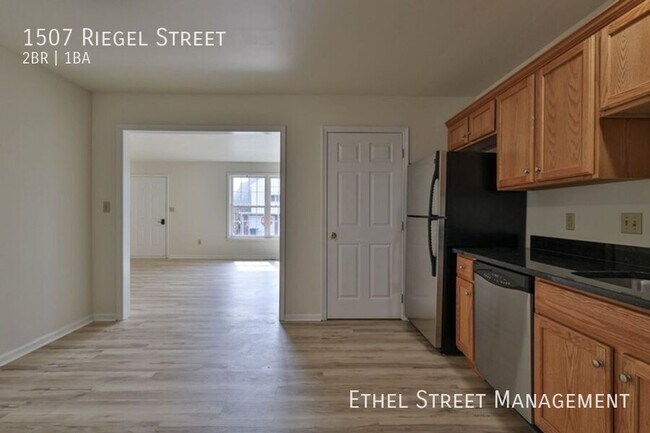 Foto del edificio - 1507 Riegel St