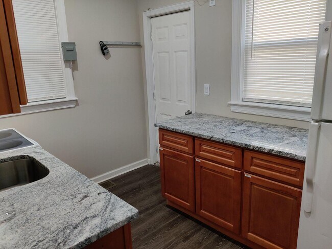 Foto del edificio - 5535 Crowson St