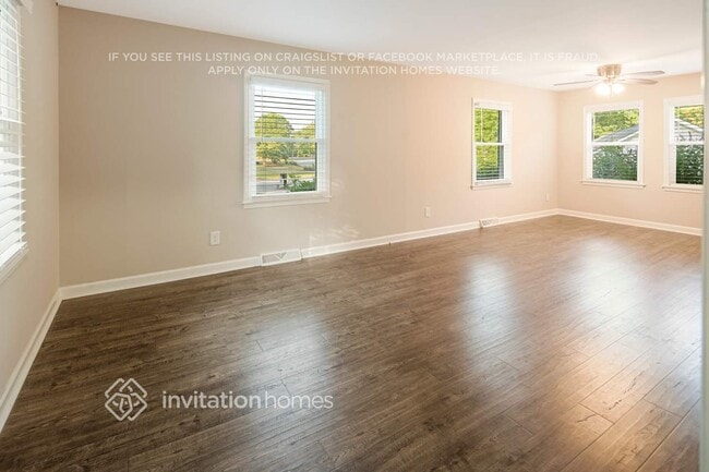 Building Photo - 1410 Crescent St