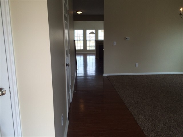 Building Photo - 136 Creeks Edge Court