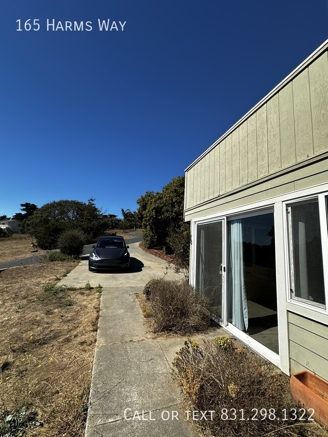Building Photo - Expansive 4 Bed, 2 Bath La Selva Beach Hom...