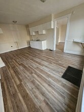 Building Photo - 701 W 18th St