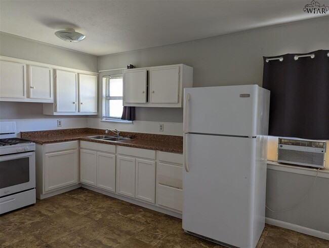 Building Photo - 1407 Harris Ln