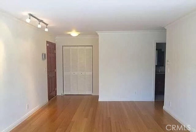 Foto del edificio - 1154 S Barrington Ave