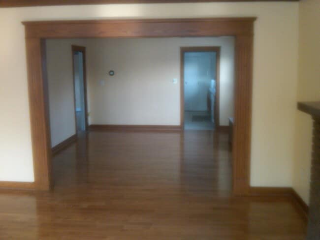 Dining room - 700 N Raynor Ave