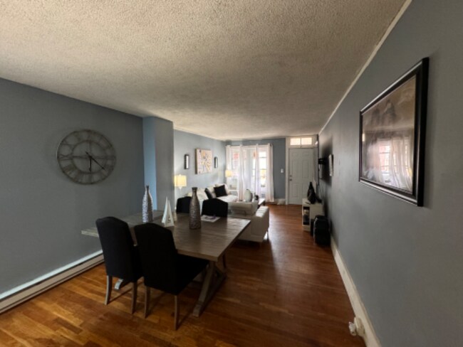 Foto del edificio - 274 E Elm St