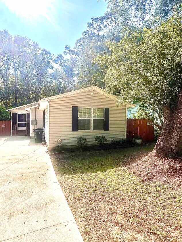 Primary Photo - 822 California St