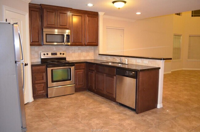 Building Photo - 454 Chimney Hill Dr