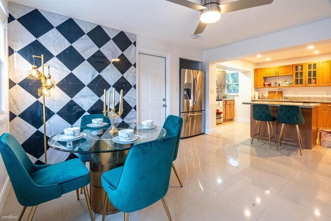 Foto del edificio - 3 br, 2 bath House - 940 NE 10th Terrace