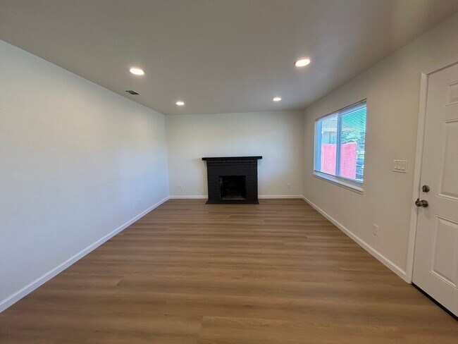 Foto del edificio - 1525 James St