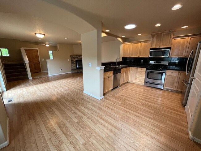 Foto del edificio - Spacious SE Bend 3 Bed/2.5 Bath on Corner ...