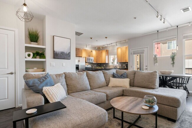 Foto del edificio - 11310 Colony Cir