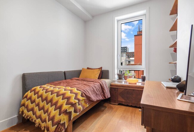 Foto del edificio - 297 Clifton Pl