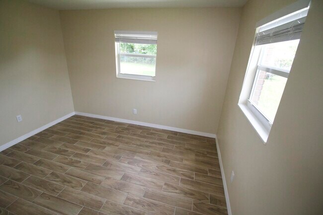 Foto del edificio - 9203 Silverthorne Dr