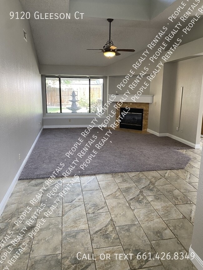 Foto del edificio - 9120 Gleeson Ct