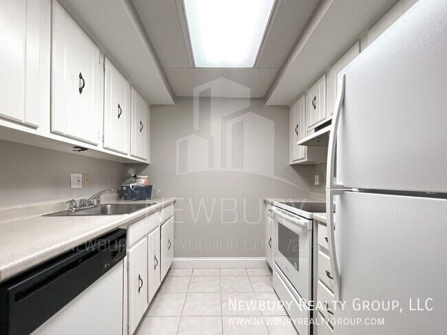 Foto del edificio - 530 N Main St