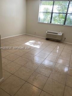 Foto del edificio - 2401 Riverside Dr