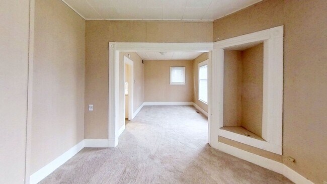Building Photo - 412 Lakeway Dr