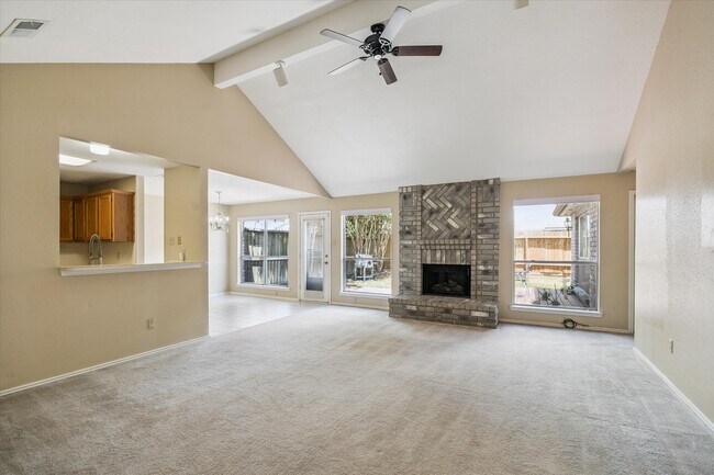 Foto del edificio - 16330 Leamington Ln