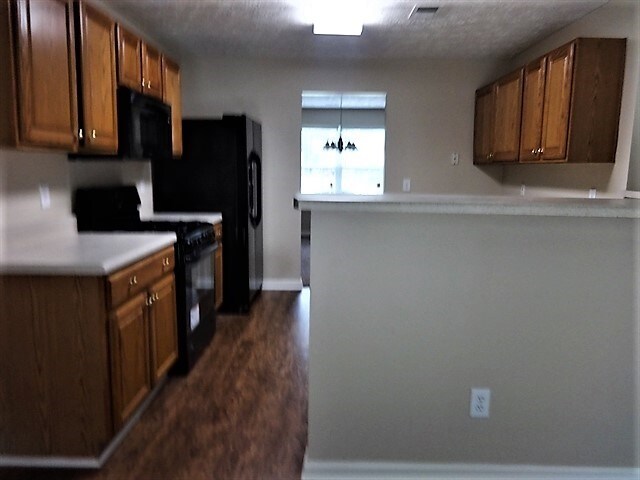 Foto del edificio - 111 Crestbend Ln