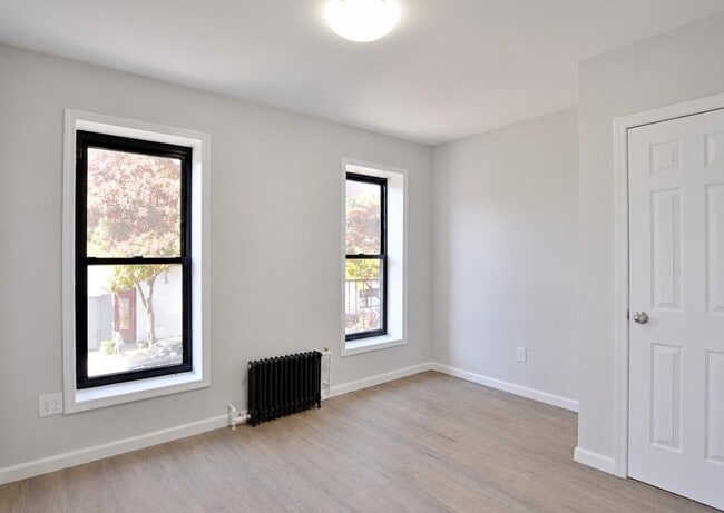 Foto del edificio - 43 Underhill Ave