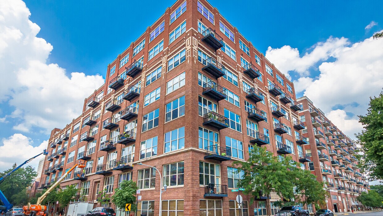 Primary Photo - 1500 W Monroe St