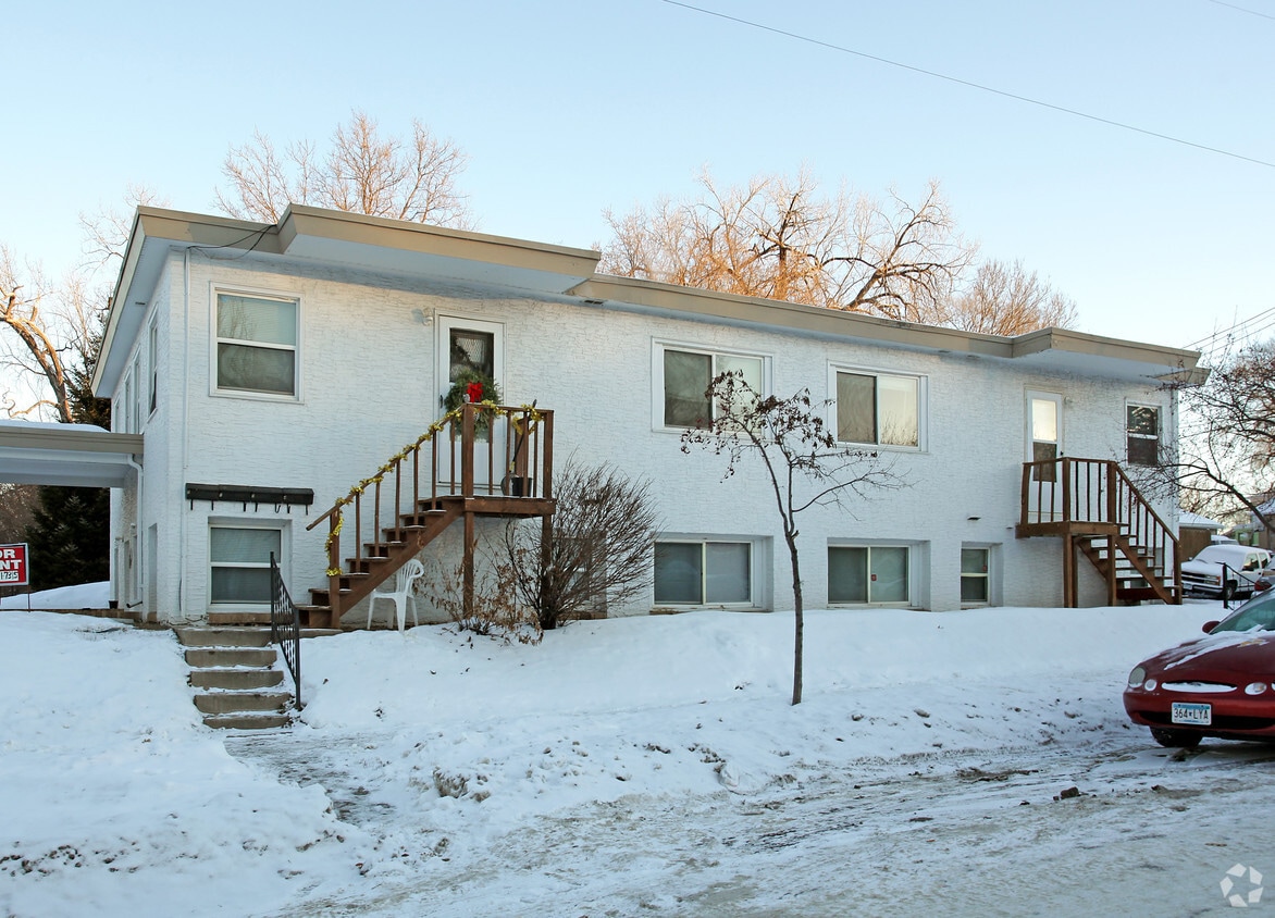 Primary Photo - 652 Stryker Ave