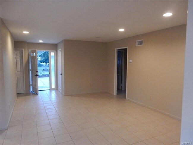 Foto del edificio - 22523 Bassett St