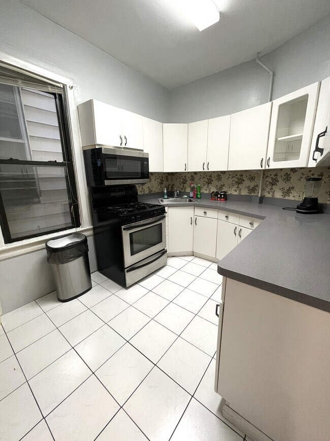Cocina grande - 812 Pavonia Ave