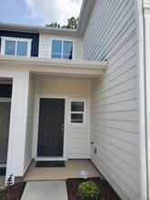 Building Photo - 10637 Brookside Reserve Rd