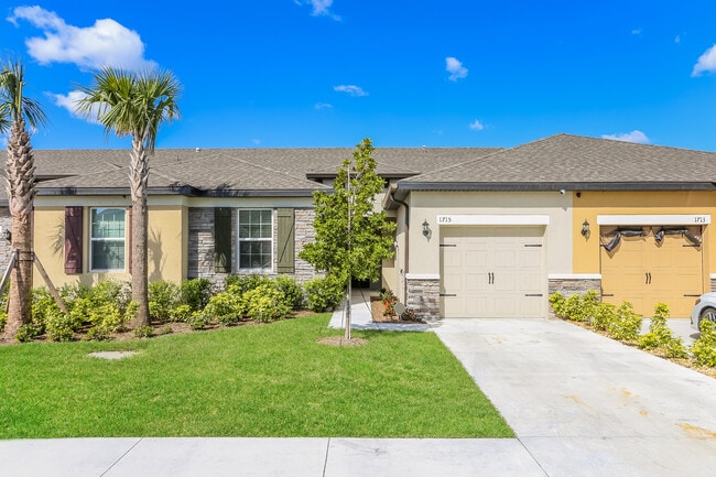 Building Photo - 1715 Party Pl